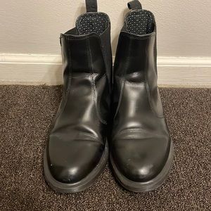 Dr martens doc martens womens slip on flora Chelsea boot size 9.